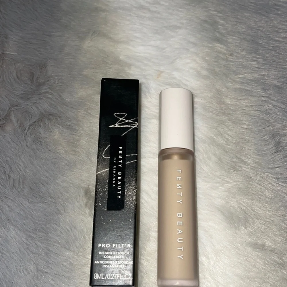 Fenty BeautyPro Filt’r Instant Longwear Liquid Concealer